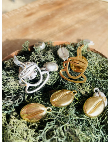 Pins y Colgantes